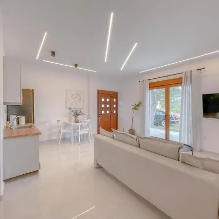 Oasis Acropolis Next To Center * Serres