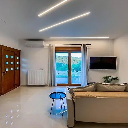 Oasis Acropolis Next To Center * Serres
