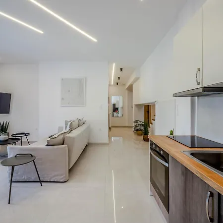 Oasis Acropolis With Parking Next To Center Serres