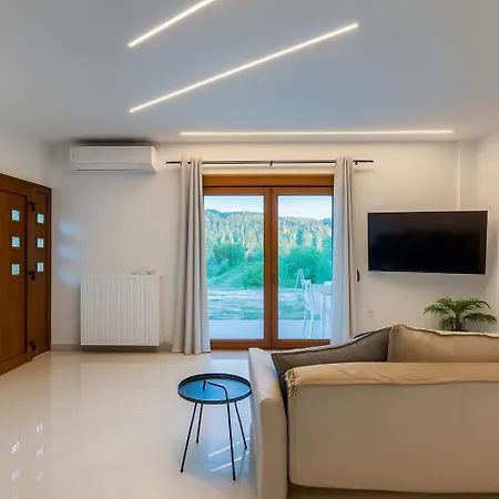 Apartment Oasis Acropolis With Parking Next To Center