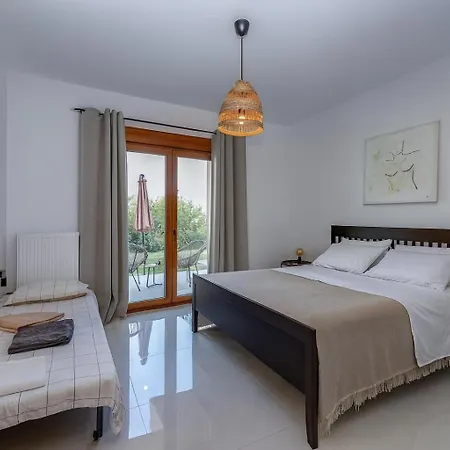 Oasis Acropolis With Parking Next To Center * Serres