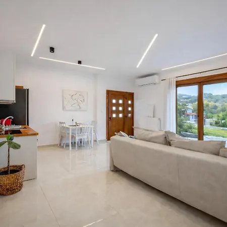 Oasis Acropolis With Parking Next To Center Serres