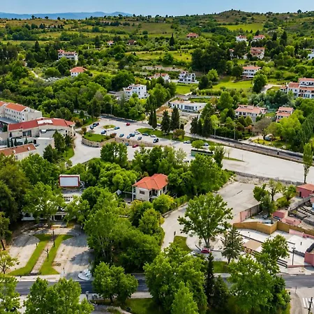 Oasis Acropolis Parking Ev Next To Center Serres