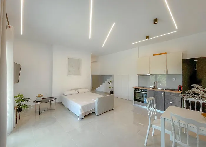 Oasis Acropolis With Parking Next To Center Apartamento