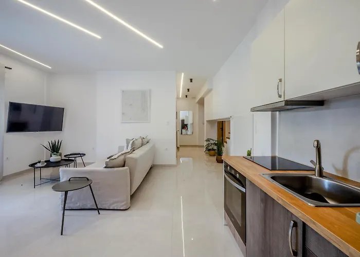 Oasis Acropolis With Parking Next To Center Serres