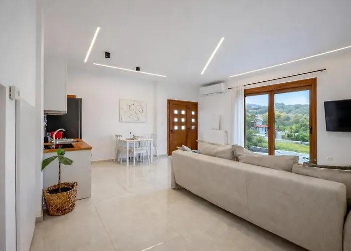 Oasis Acropolis With Parking Next To Center Serres