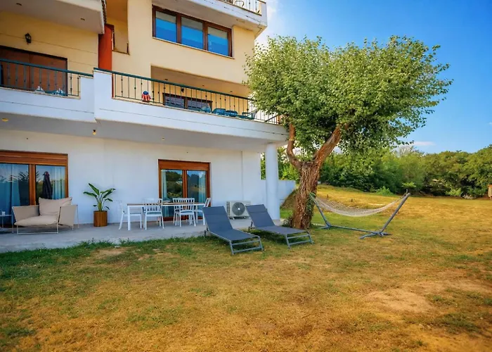 Oasis Acropolis With Parking Next To Center Serres